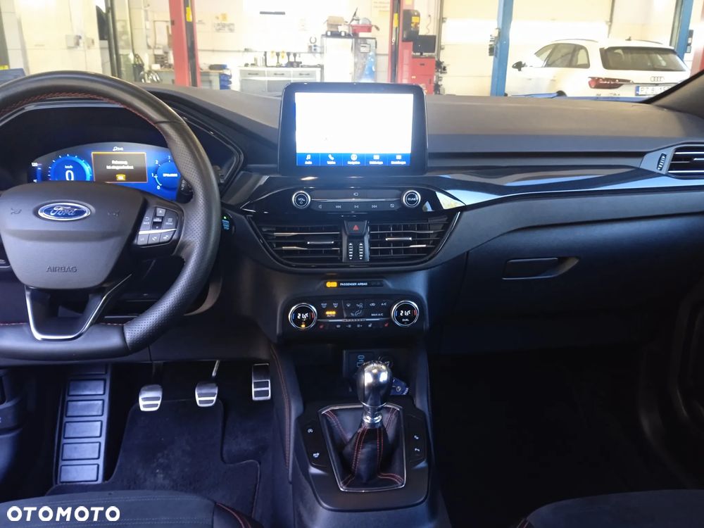 Ford Kuga 2.0 EcoBlue Hybrid ST-LINE X - 26