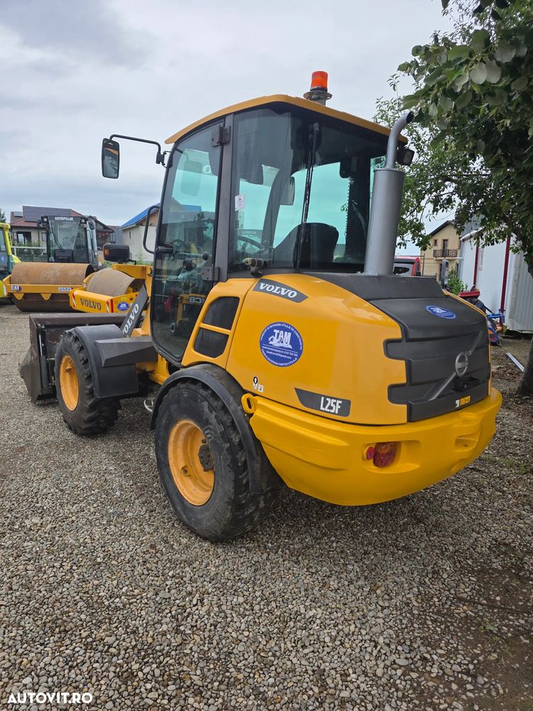 Volvo L25F miniincarcator incarcator frontal compact vola minivola - 3