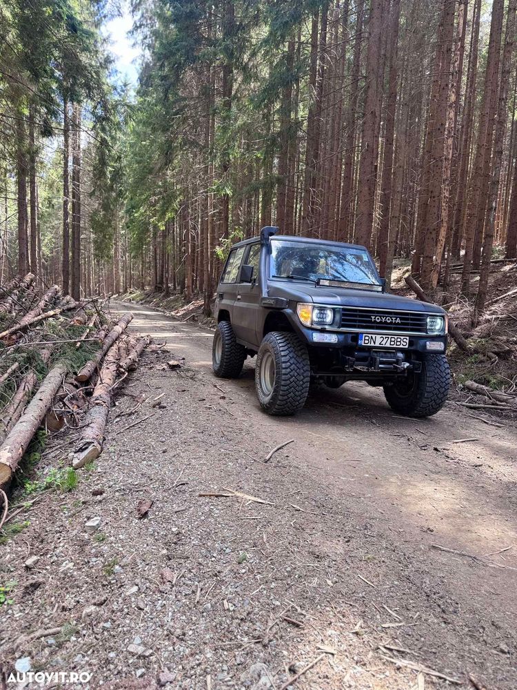 Toyota Land Cruiser - 4