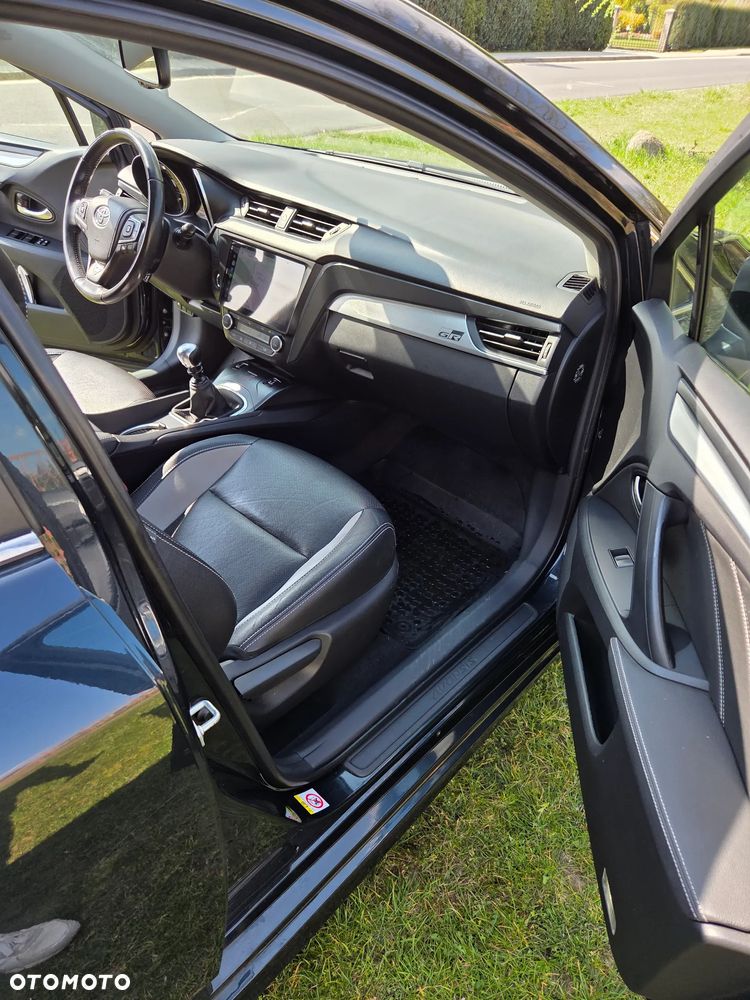 Toyota Avensis 1.8 Premium - 10