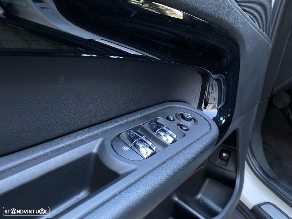 MINI Countryman Cooper SE Premium P. Classic Auto - 17