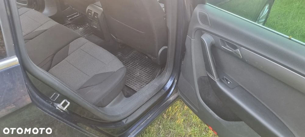 Volkswagen Passat 2.0 TDI DPF Comfortline - 16