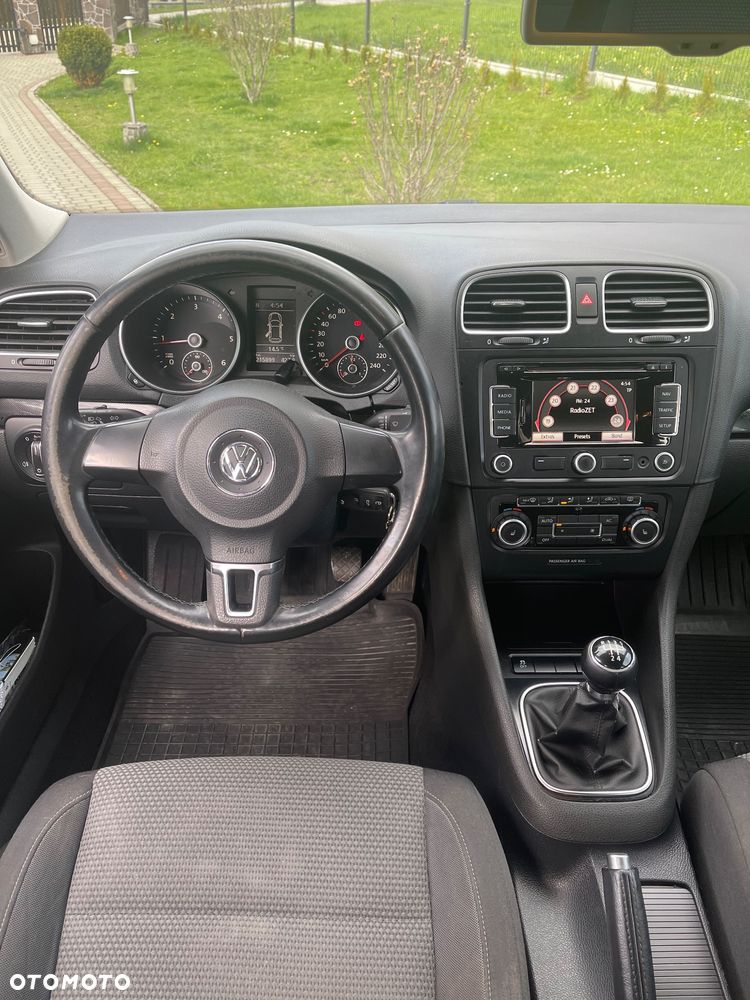 Volkswagen Golf - 22