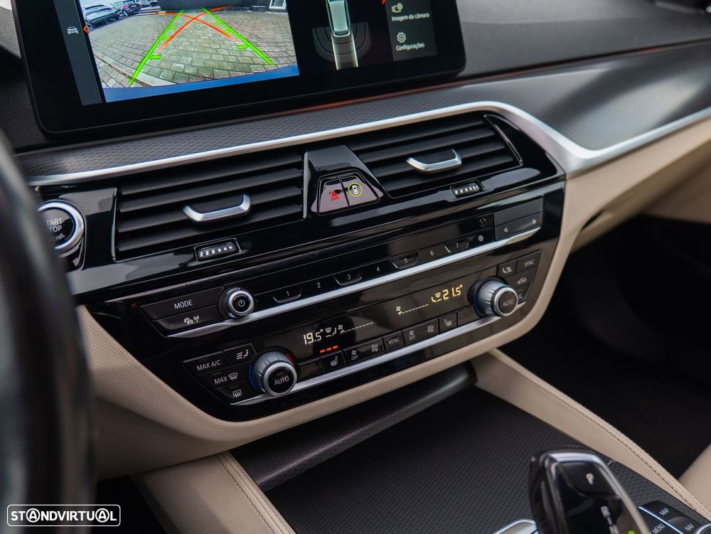 BMW 520 d Pack Desportivo M Auto - 23