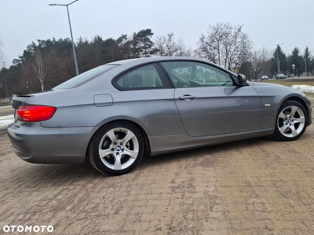 BMW Seria 3 320i Edition Exclusive - 9