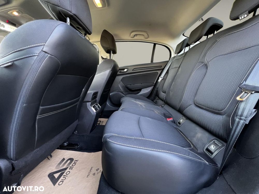 Renault Megane TCe 140 GPF Life - 15