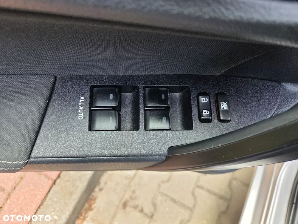 Toyota Corolla 1.6 Classic Plus - 25
