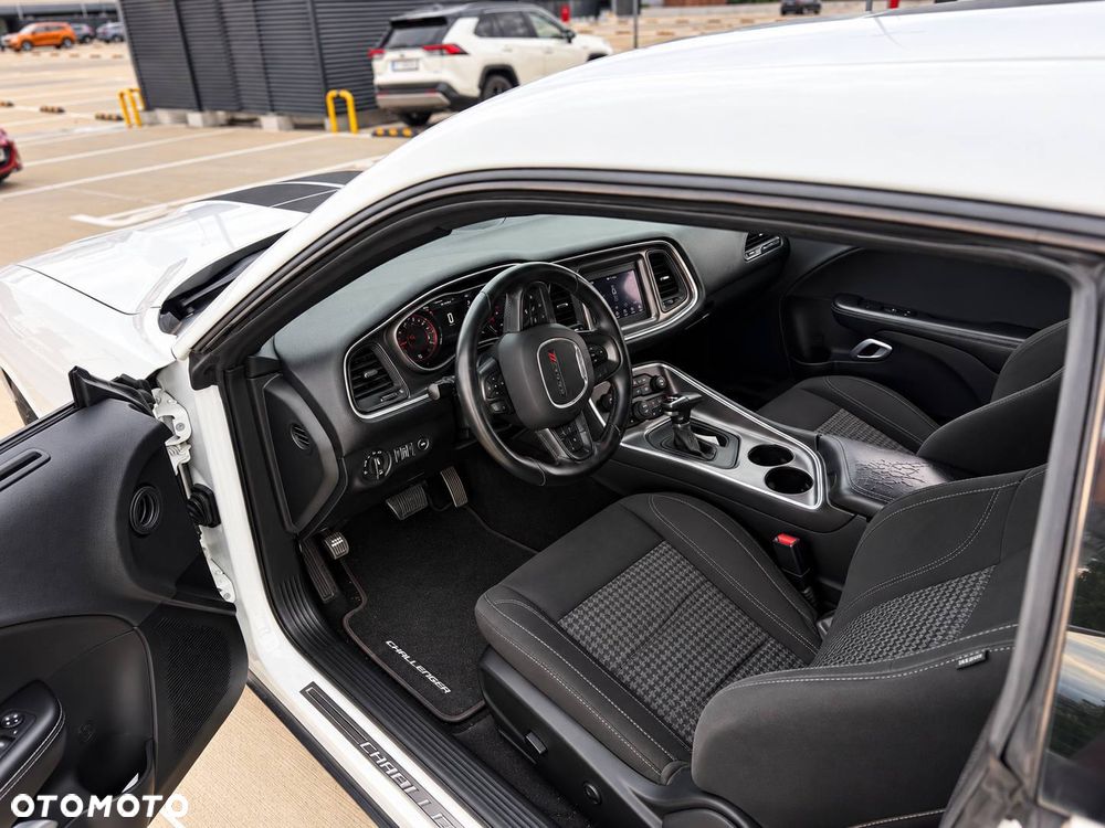 Dodge Challenger 5.7 R/T - 6