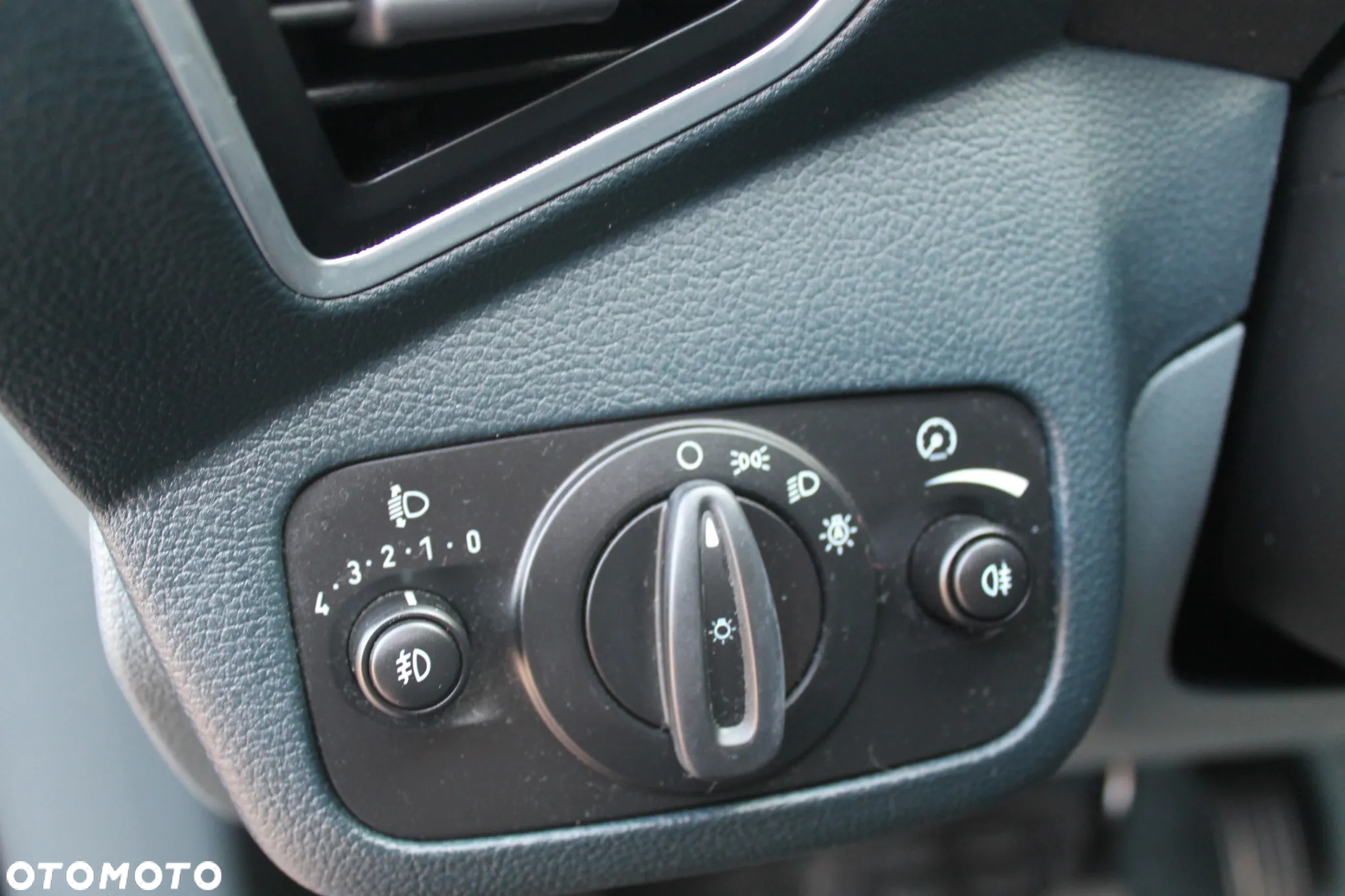 Ford C-MAX 1.6 EcoBoost Titanium - 13