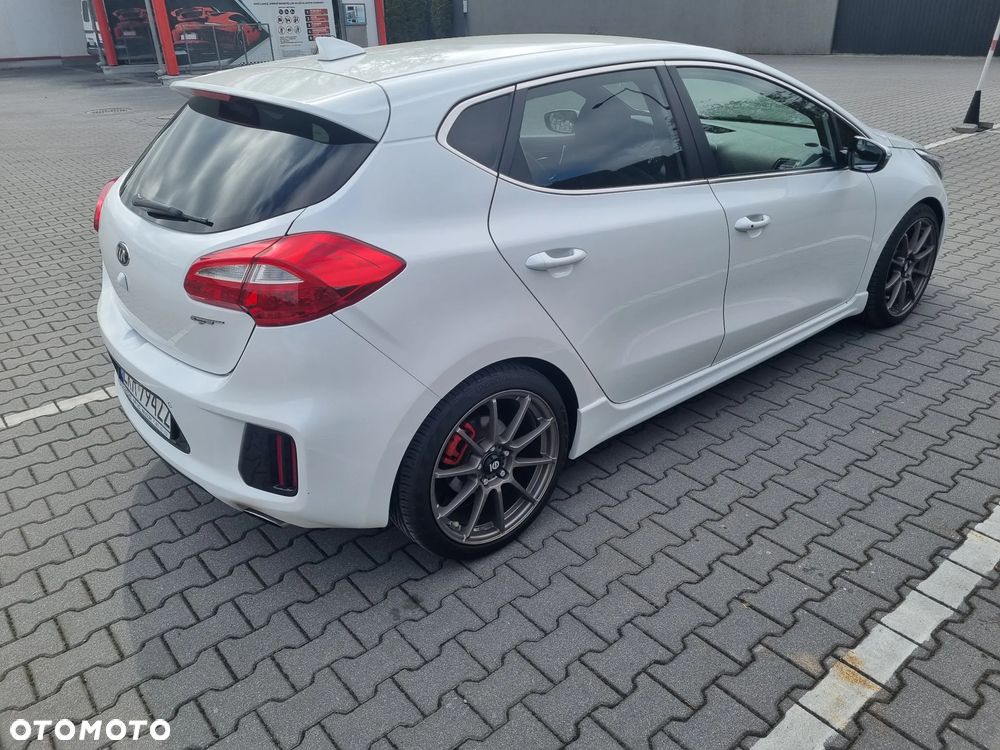 Kia Ceed 1.6 T-GDI GT-Track - 4