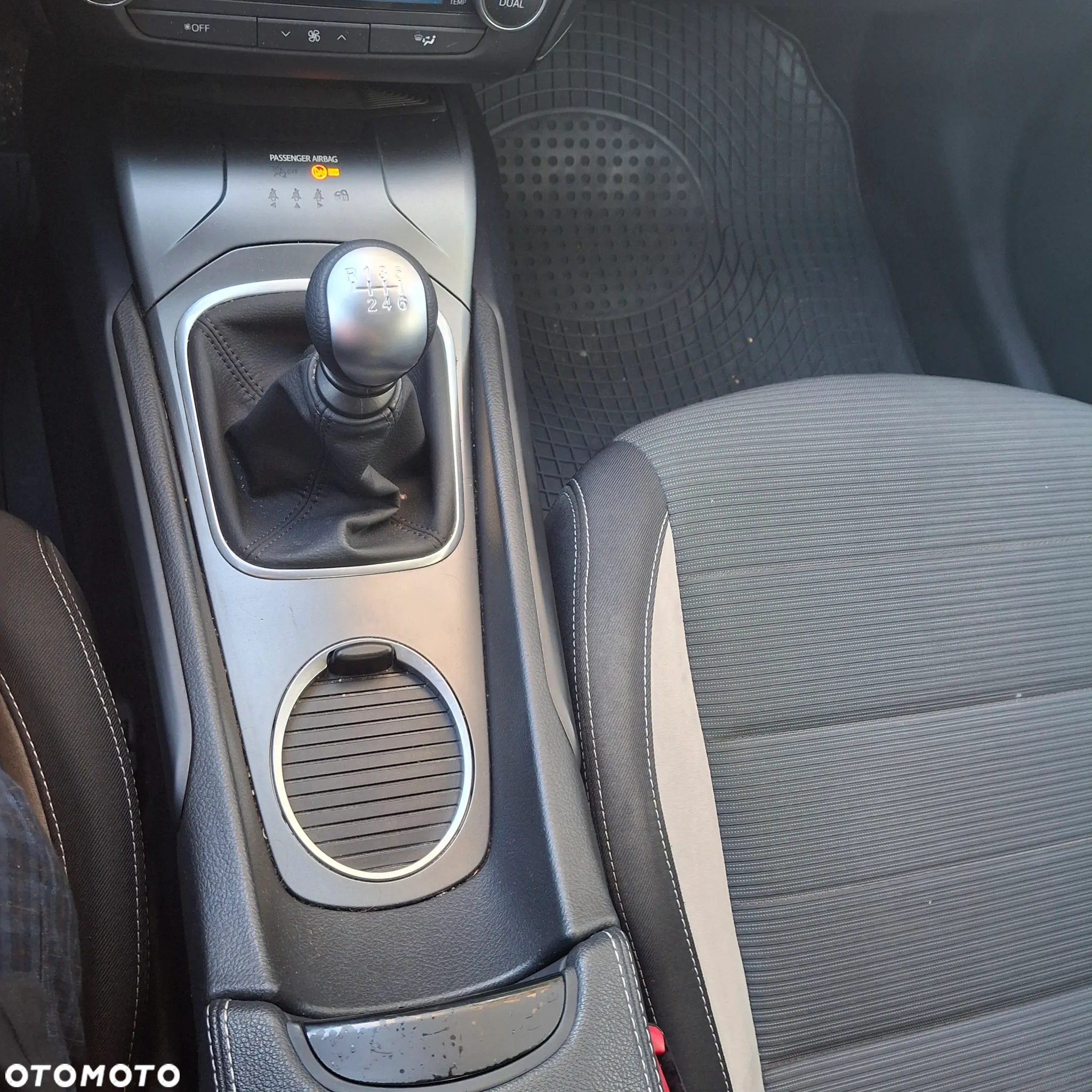 Toyota Avensis 1.8 Premium - 19