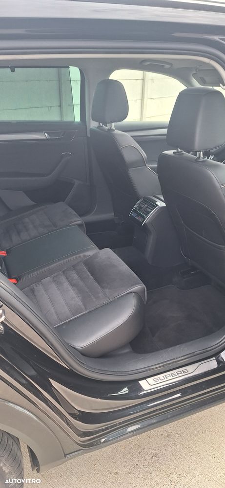 Skoda Superb Combi 2.0 TDI 4x4 DSG Scout - 11