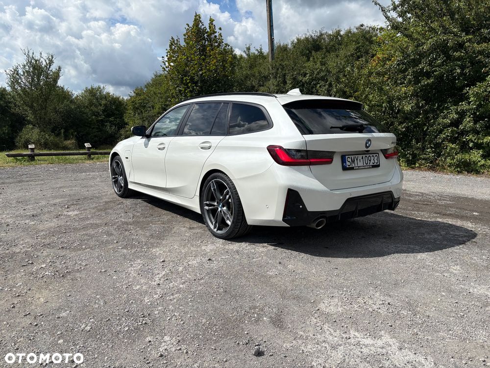 BMW Seria 3 330e M Sport - 8
