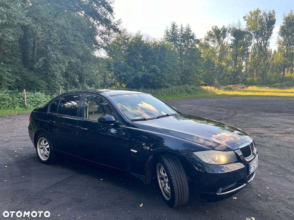 BMW Seria 3 318i - 1