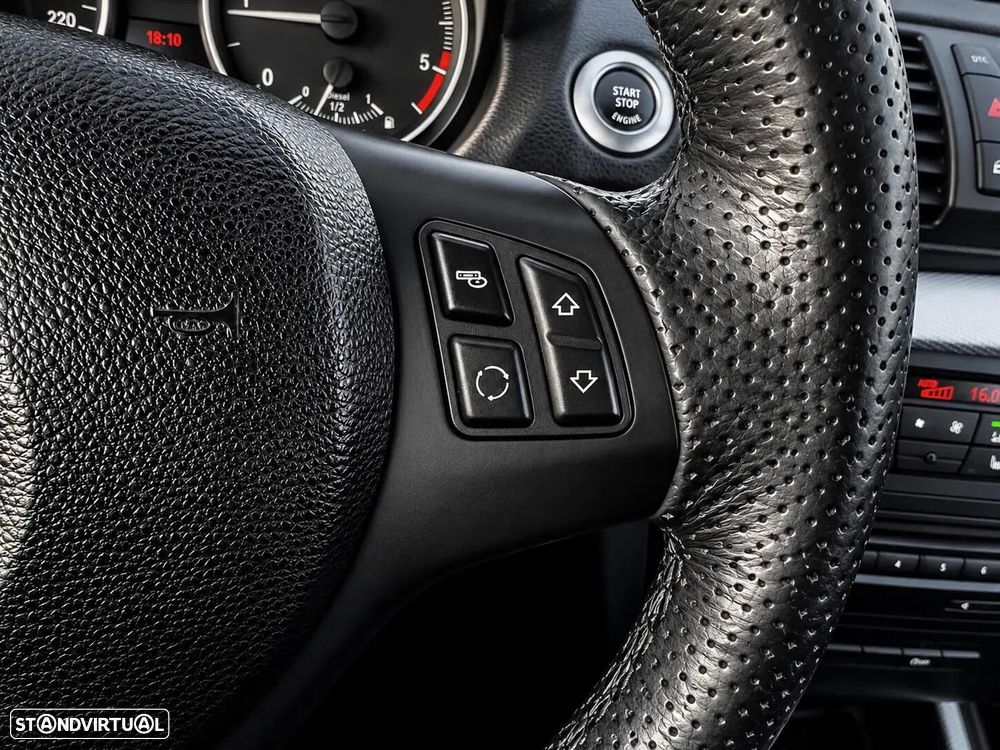 BMW 118 d Pack M - 14