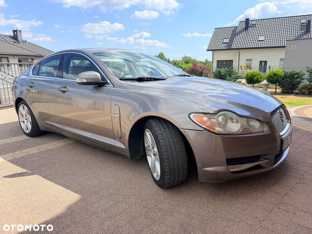 Jaguar XF 2.7 V6 Premium Luxury - 11