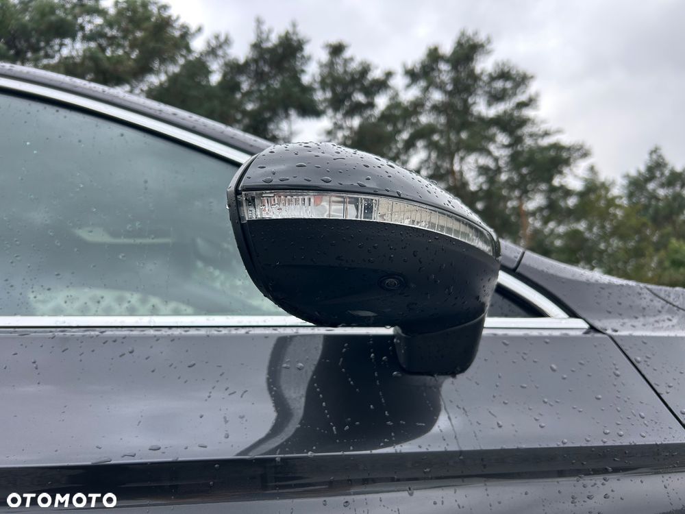 Volkswagen Passat Variant 2.0 TDI SCR DSG Business - 12