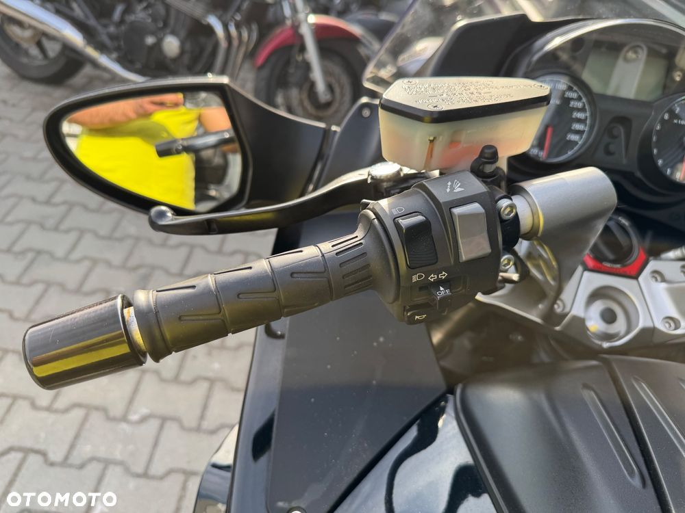 Kawasaki GTR - 13