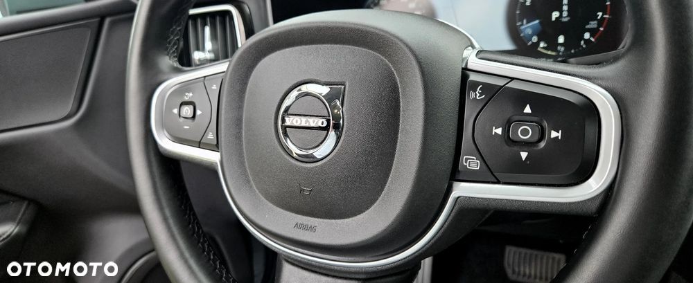 Volvo V60 B3 B DKG Momentum Pro - 25