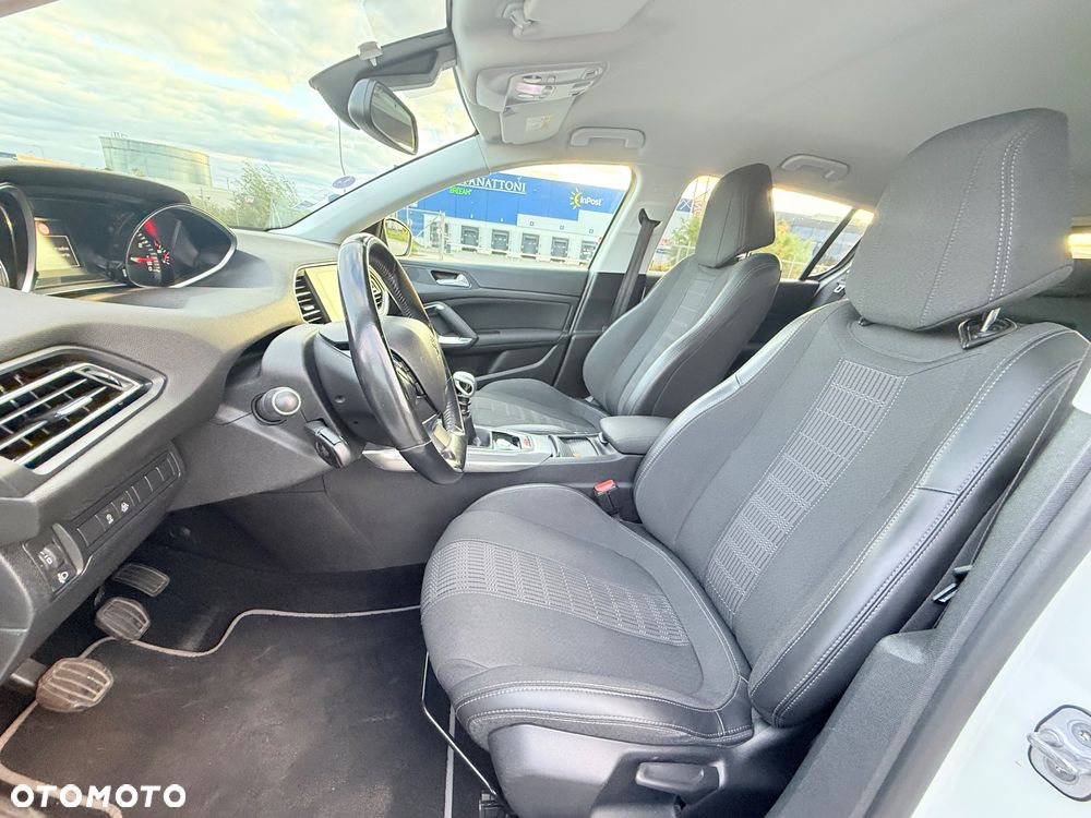 Peugeot 308 1.2 PureTech Allure S&S - 23