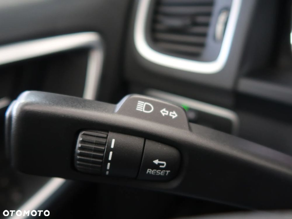 Volvo V60 Cross Country T5 AWD Geartronic - 22