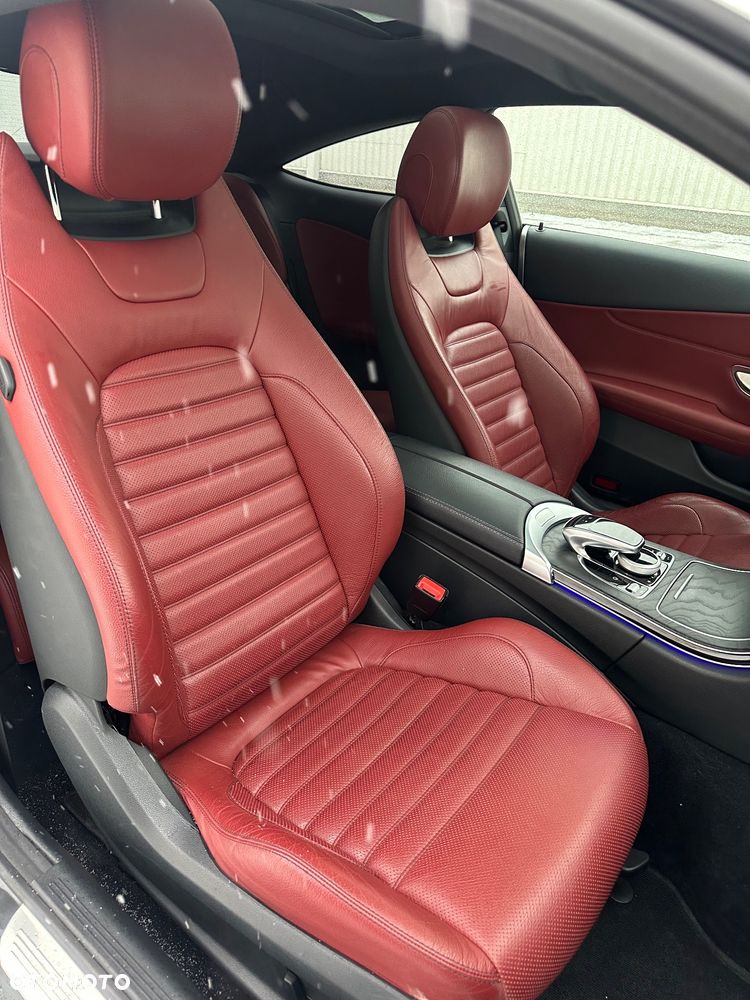 Mercedes-Benz Klasa C 300 9G-TRONIC - 11