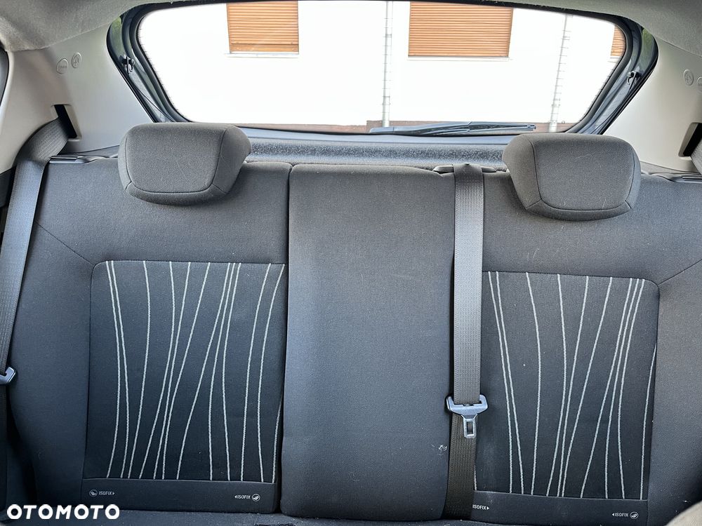 Opel Corsa 2010 photo 4