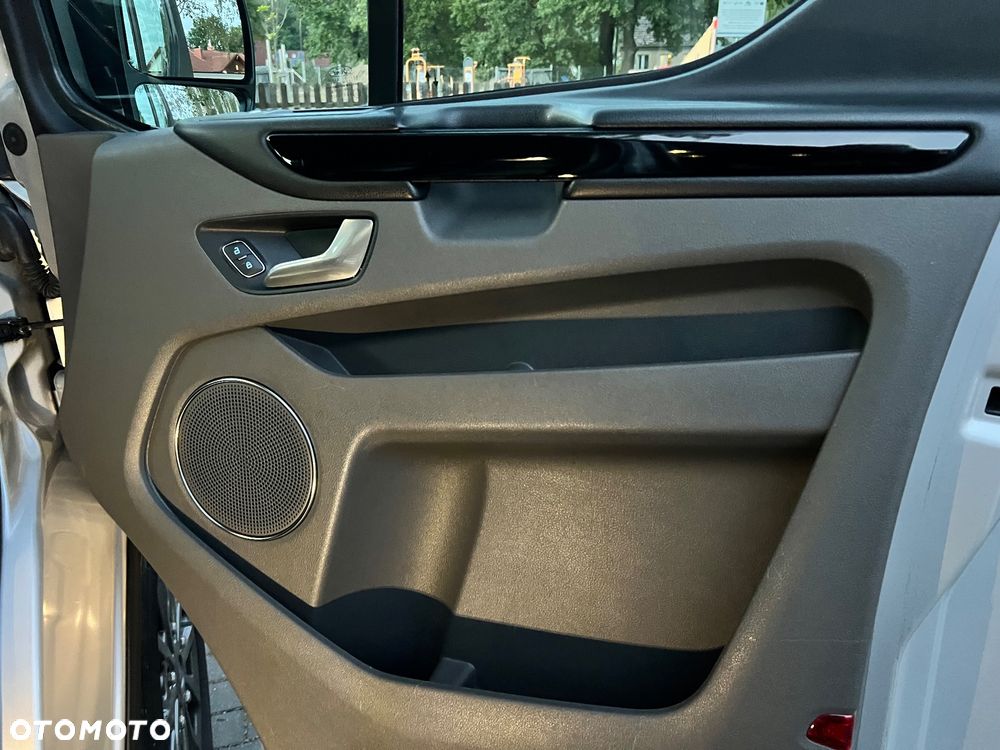 Ford Tourneo Custom 320 L2H1 VA Autm Titanium X - 15