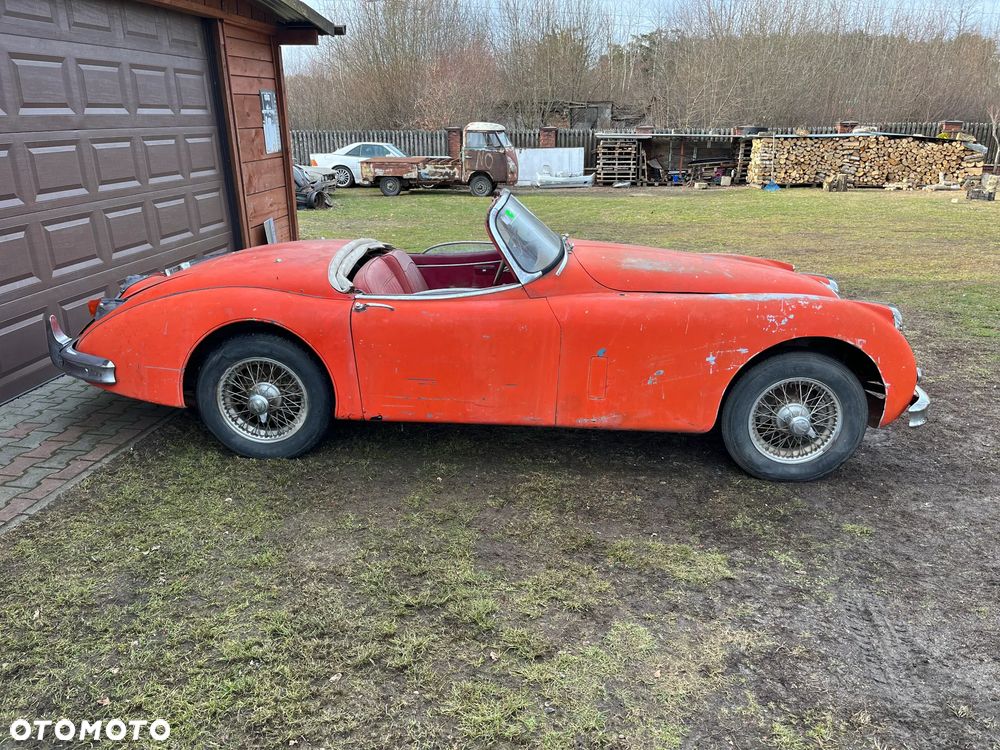 Jaguar E-Type - 4