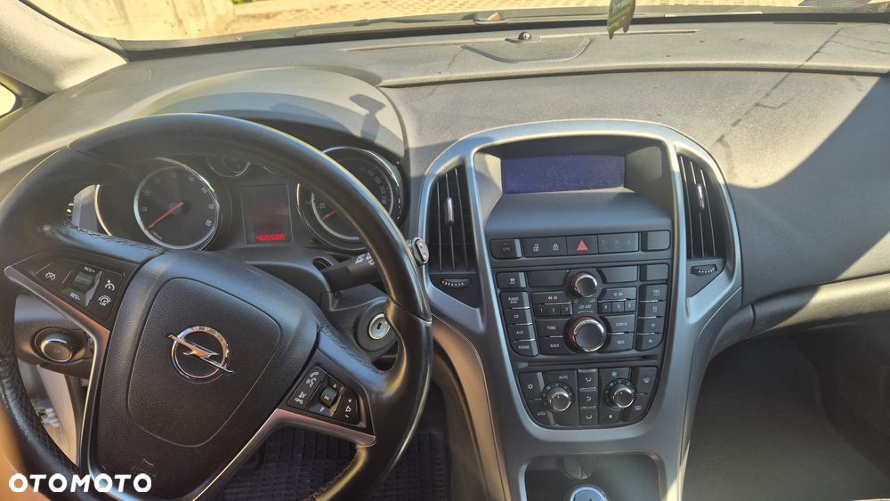 Opel Astra 1.4 T Enjoy - 11