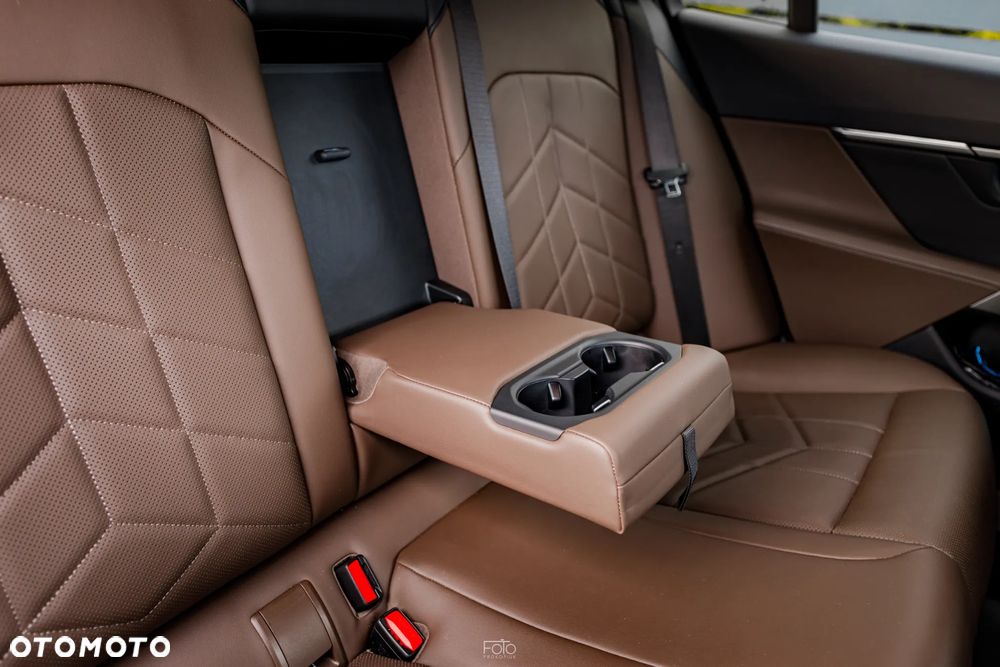 BMW Seria 5 520d xDrive M Sport sport - 33