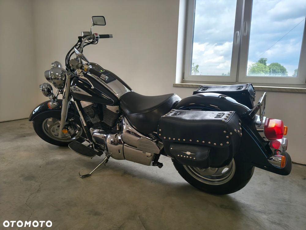 Suzuki Intruder - 3