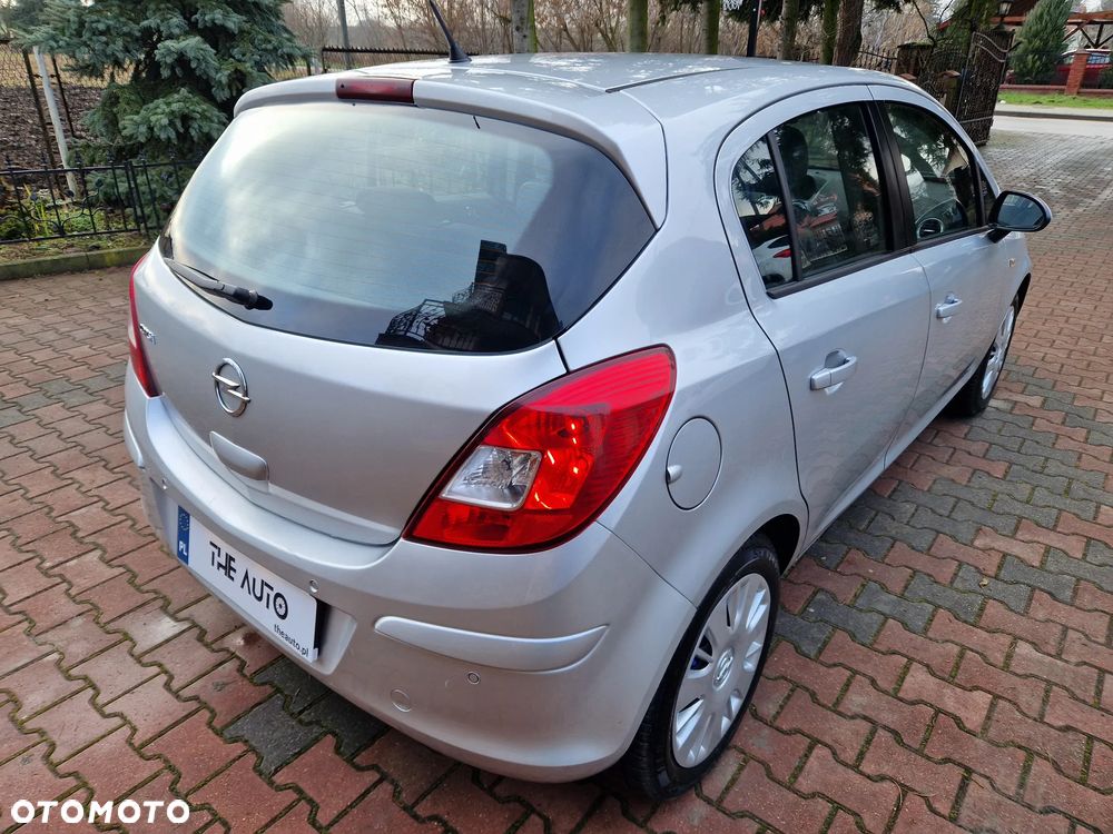 Opel Corsa 1.4 16V Cosmo - 35