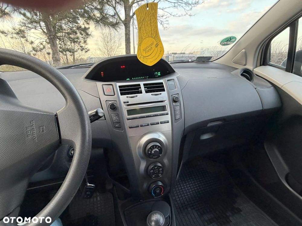 Toyota Yaris 1.0 Luna EU5 - 19