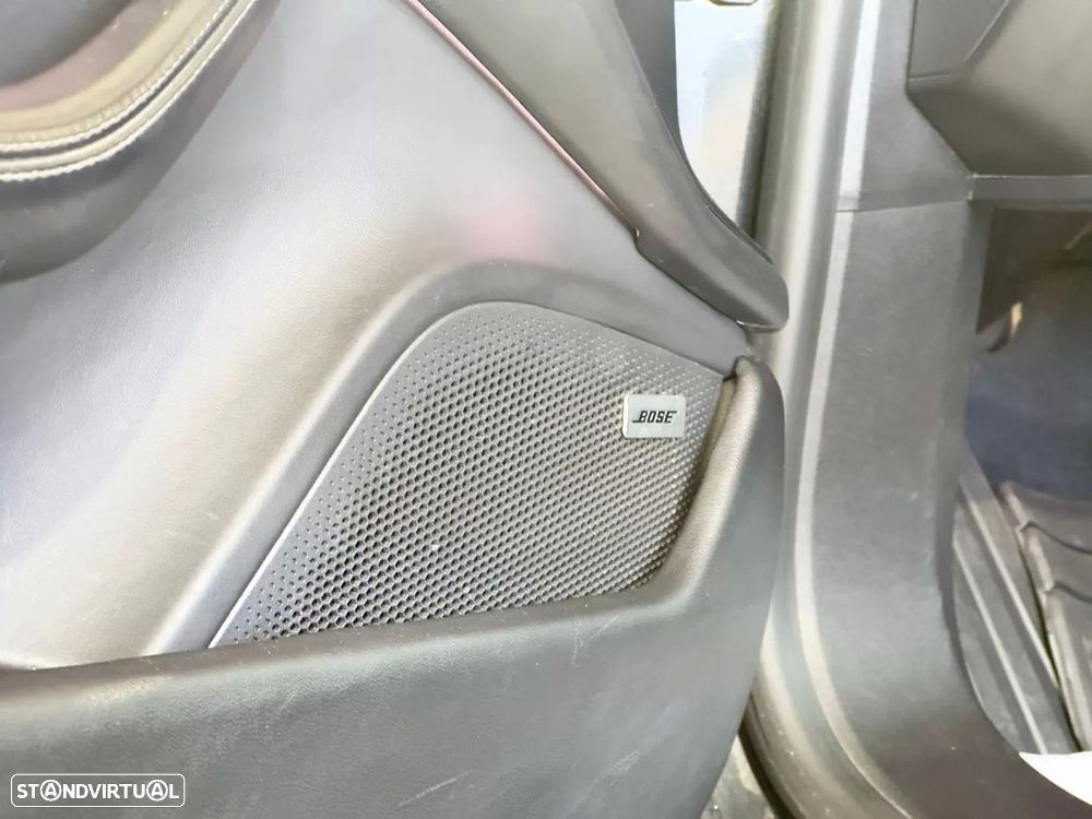 Porsche Taycan 4S - 14