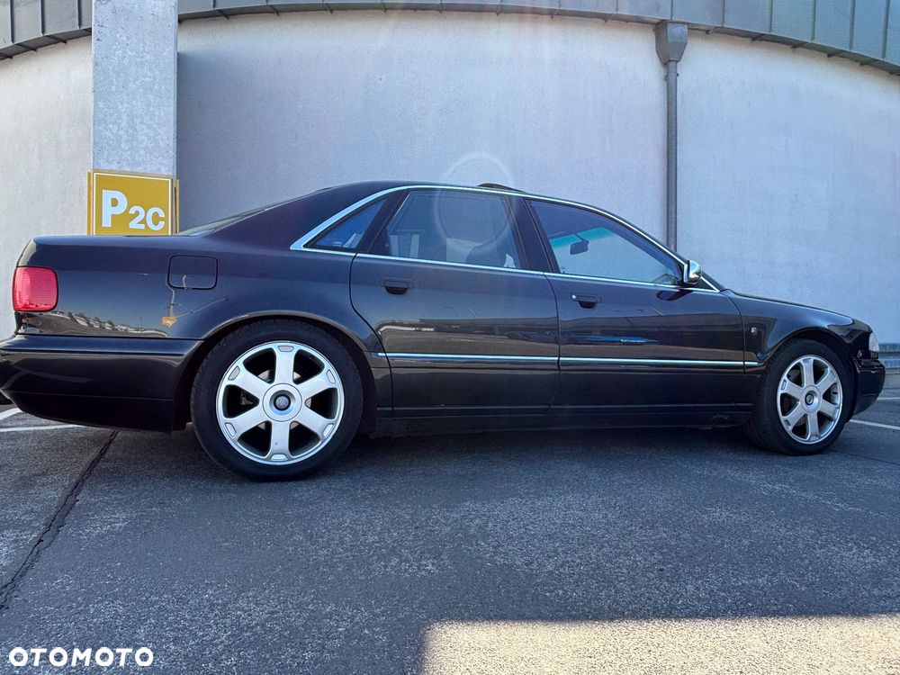 Audi S8 - 7