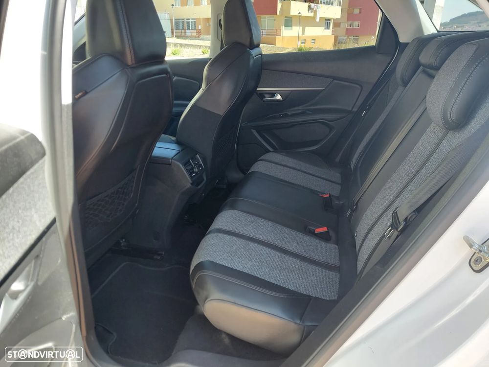 Peugeot 3008 1.2 PureTech Allure EAT6 - 14