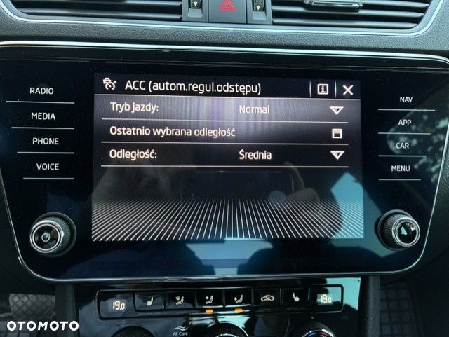 Skoda Superb 1.5 TSI Ambition DSG - 32
