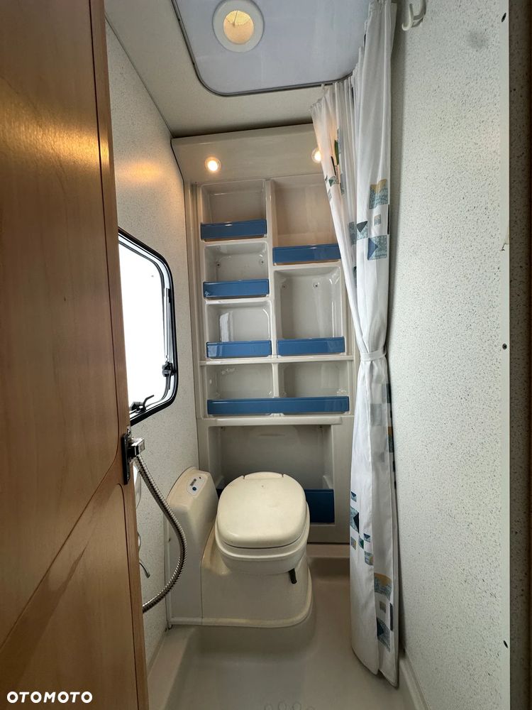 Burstner 500 VENTANA z napędem i markizą kasetową THULE. - 38