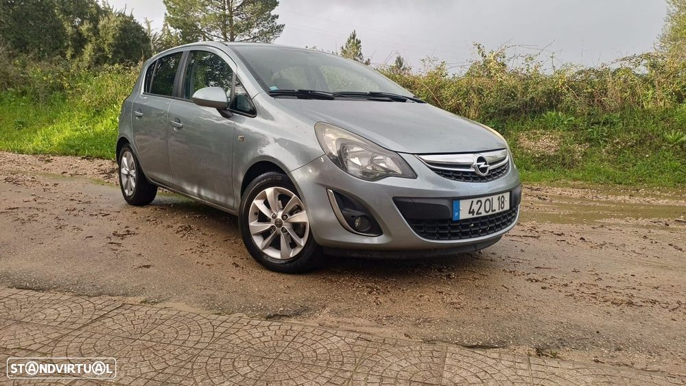 Opel Corsa 1.2 Enjoy FlexFuel - 1