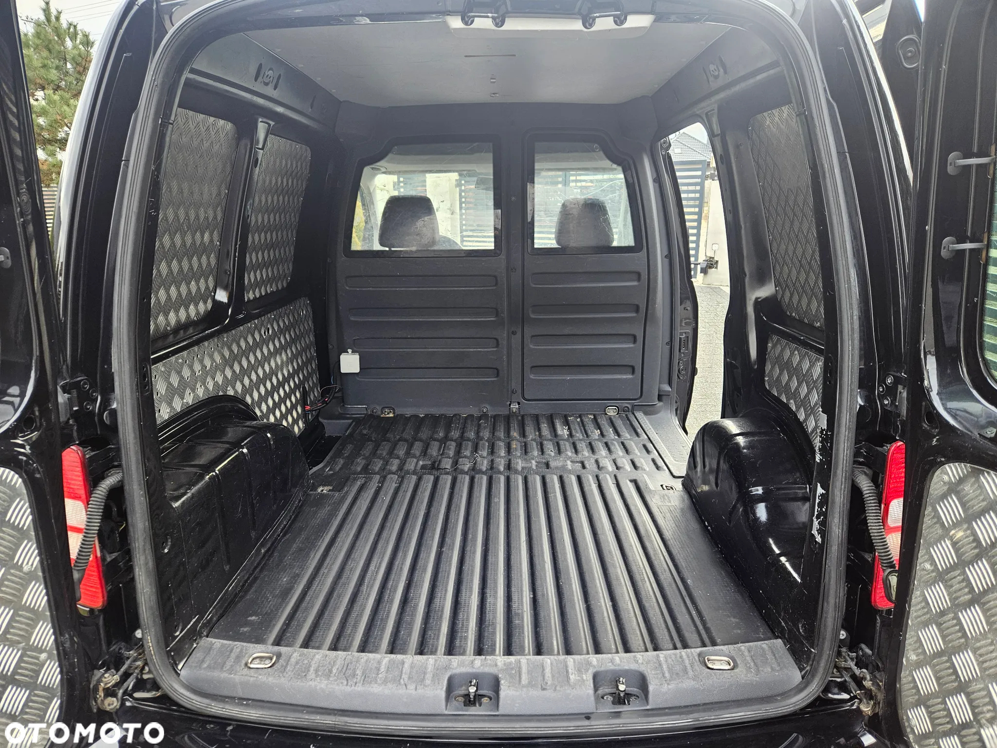 Volkswagen Caddy - 29