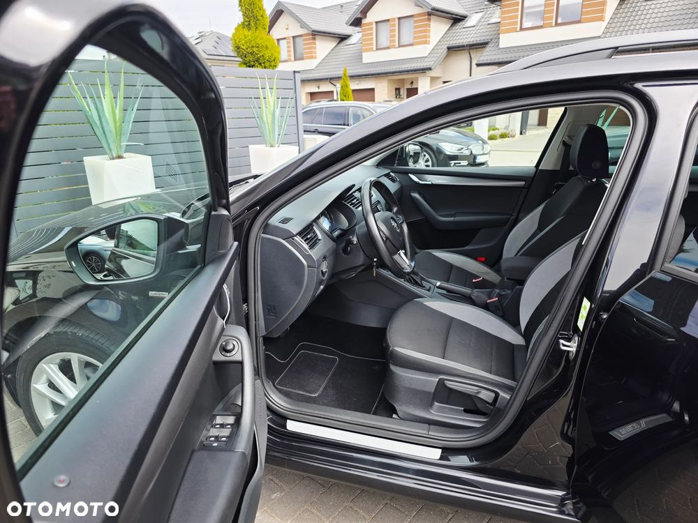Skoda Octavia 1.6 TDI (Green tec) DSG Joy - 12