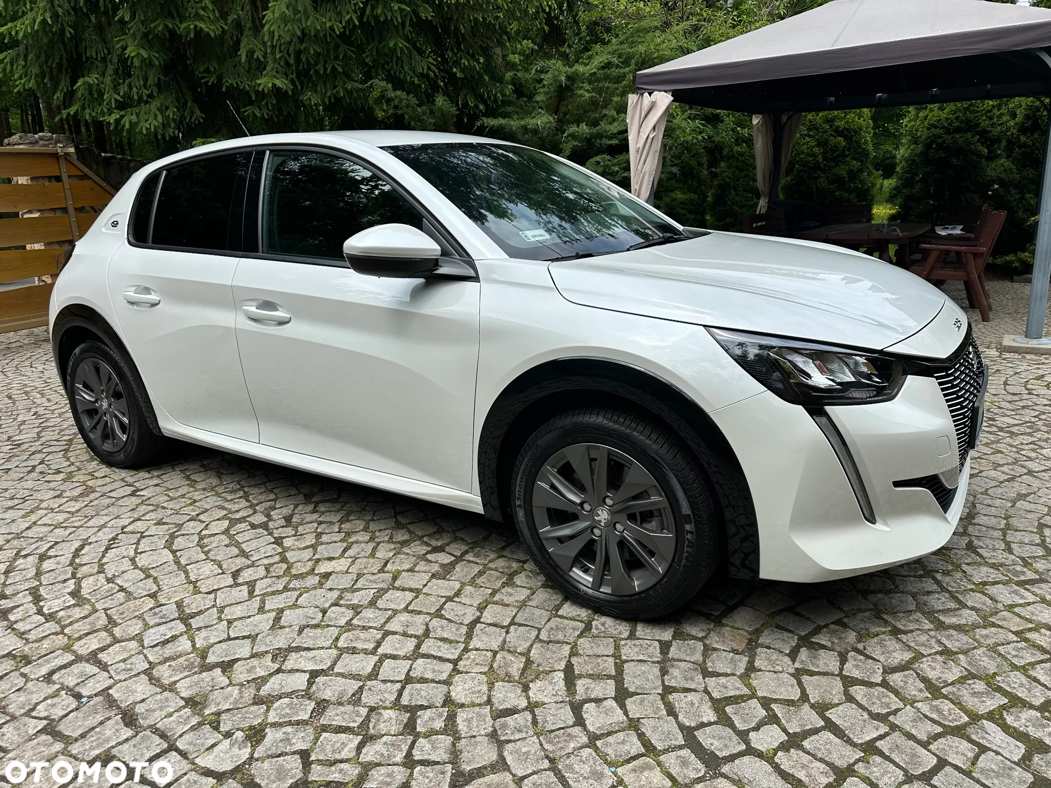 Peugeot 208 e-208 Allure - 9