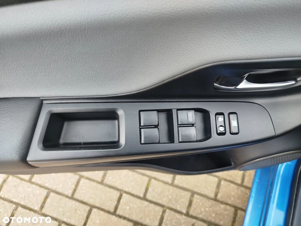 Toyota Yaris Hybrid 100 Premium - 10