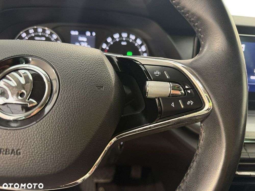 Skoda Octavia 2.0 TDI Ambition DSG - 23