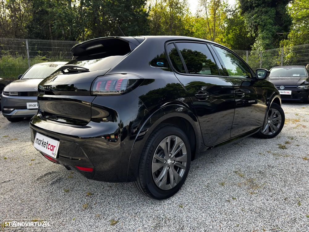 Peugeot e-208 Allure - 14