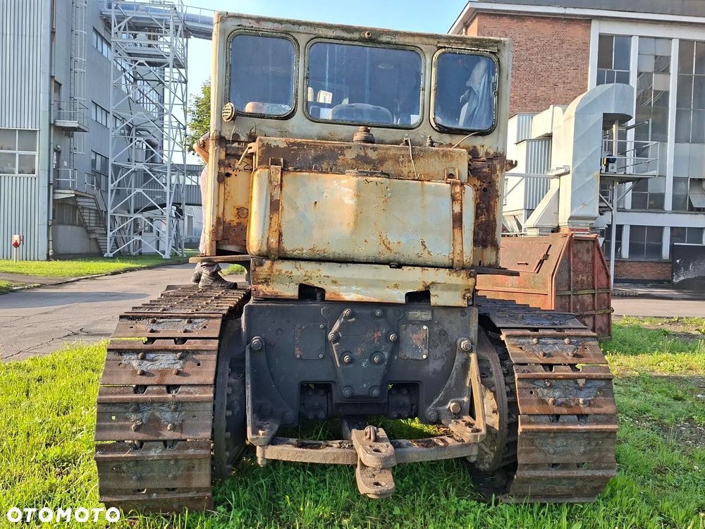 Inny - ciągnik gąsiennicowy  T-100M3 wyprodukowany w Czelabińskich Zakładach Traktorowych (ChTZ) w ZSRR numer seryjny 647115 - 5