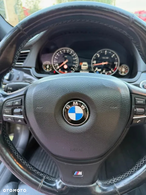 BMW Seria 7 740d xDrive - 22