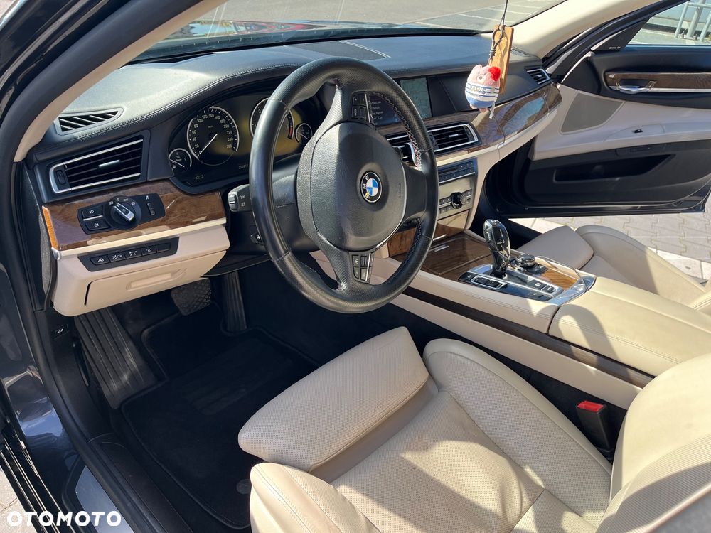BMW Seria 7 740d - 18