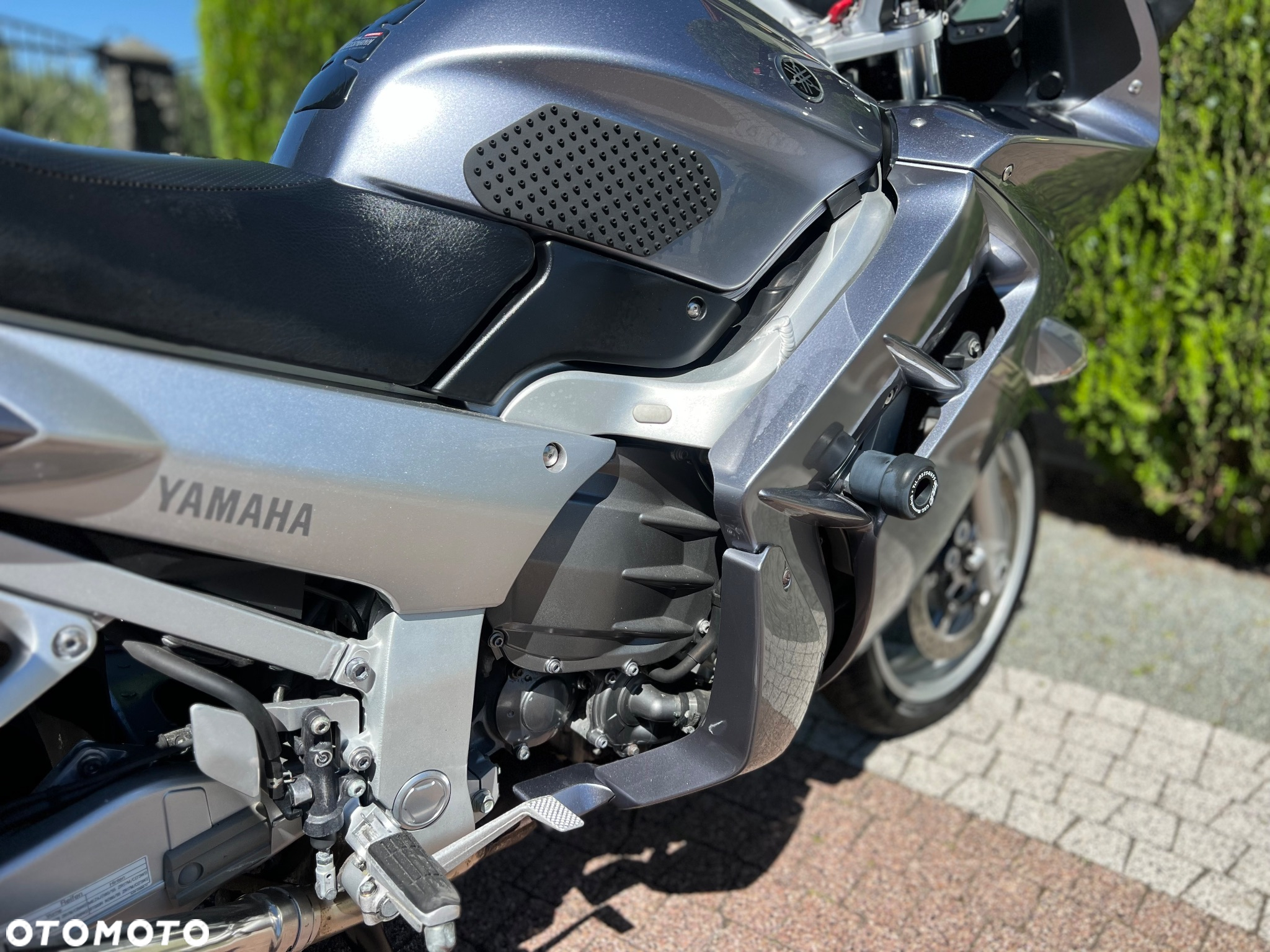 Yamaha FJR - 13